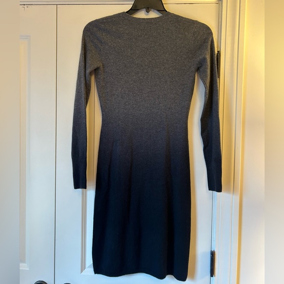 Neiman Marcus cashmere collection sweater dress - Picture 5 of 5